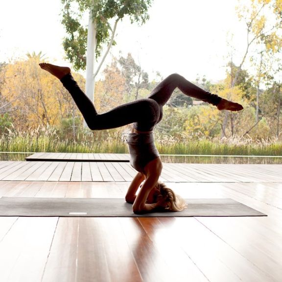 69 Flexible Ladies Showing Off Their Yoga Skills 